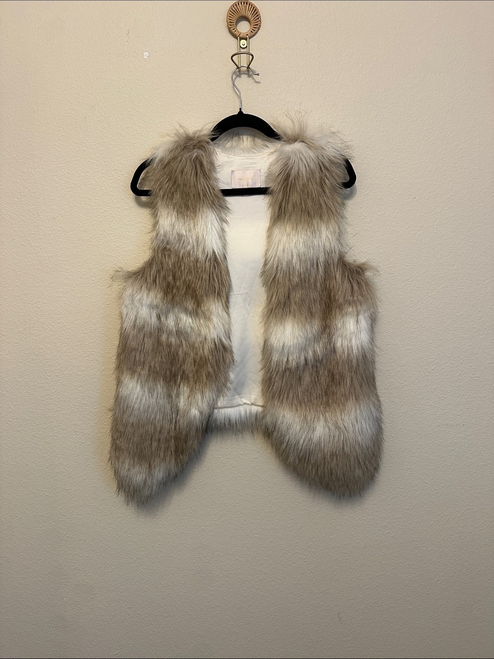 Women’s Faux Fur Vest in Taupe and Cream
